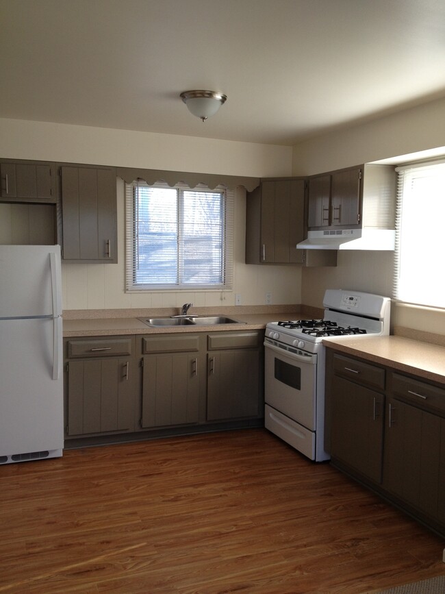 308 W Upright St Unit 2, Charlevoix, MI 49720
