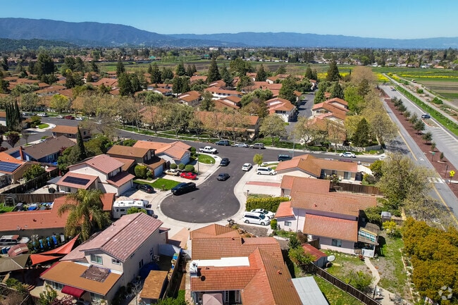 Del Robles is a Compact Neighborhood on the Outskirts of San Jose