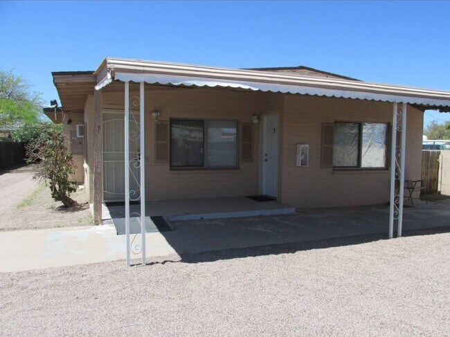 236 N Saguaro Dr unit 4, Apache Junction, AZ 85120 - photo 2
