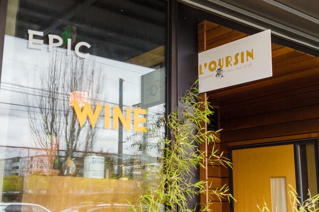 The L'Oursin restaurant has a selection of wines to choose from.