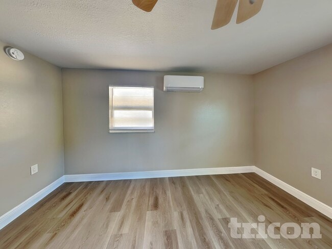 5601 N 16th St, Tampa, FL 33610 - photo 7