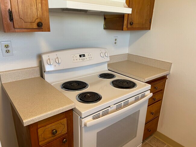 485 Mill St unit 1, Willits, CA 95490 - photo 6