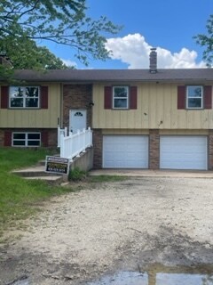 1425 Baskett St, Saint Clair, MO 63077