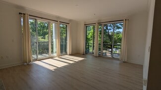 196 SE Spokane St Unit 101, Portland, OR 97202