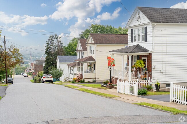 Two-story homes in Pringle line up symmetrically along the hills of the neighborhood.