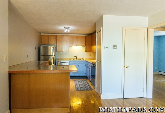 11 Cogswell Ave unit 11, Cambridge, MA 02140 - photo 3
