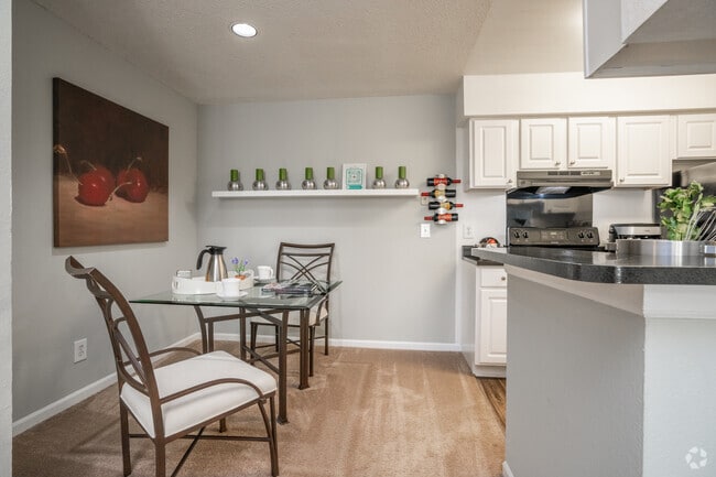 2BR, 2BA - 1,046SF - Dining Room