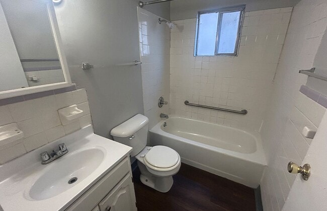 331 Shiloh St unit 331-03, Cincinnati, OH 45220 - photo 2