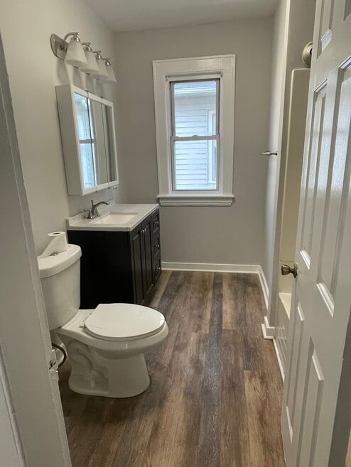 188 Taft Ave unit 3, Bridgeport, CT 06606 - photo 1