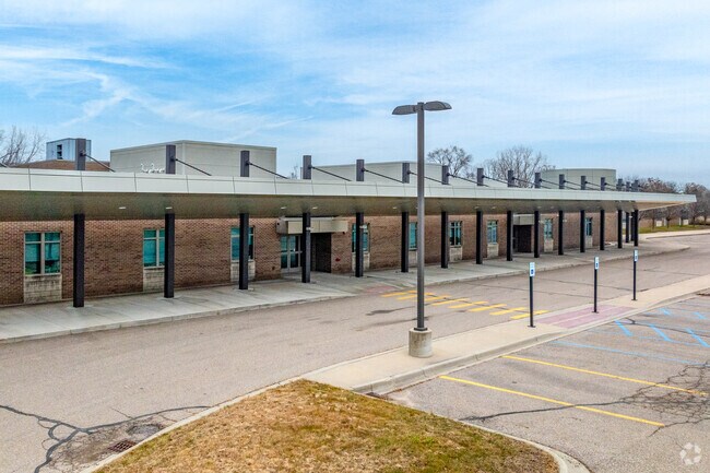 Kingsley Montgomery School challenges students by offering an all encompassing curriculum.