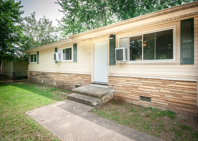 113 E Bertha St, Fayetteville, AR 72703 - photo 4