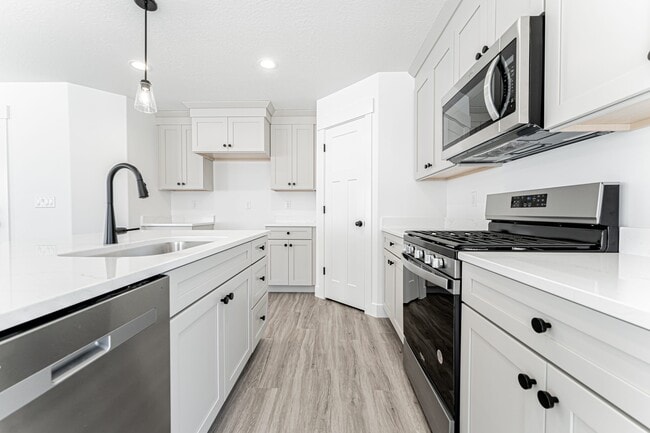 993 N 3620 W, Lehi, UT 84043 - photo 5