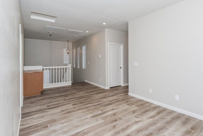 613 Ryan Peak Ln, Henderson, NV 89011 - photo 7