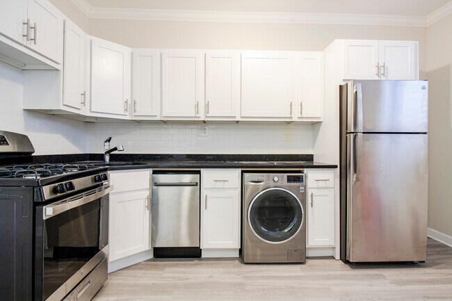 730 W Roscoe St unit 2, Chicago, IL 60657 - photo 2