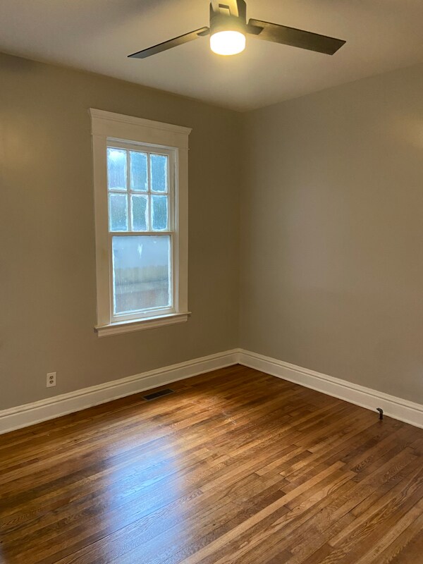 1129 9th St, Huntington, WV 25701 - photo 5