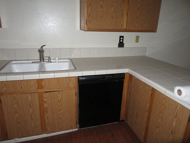 751 Higgins Rd unit 29, Barstow, CA 92311 - photo 3