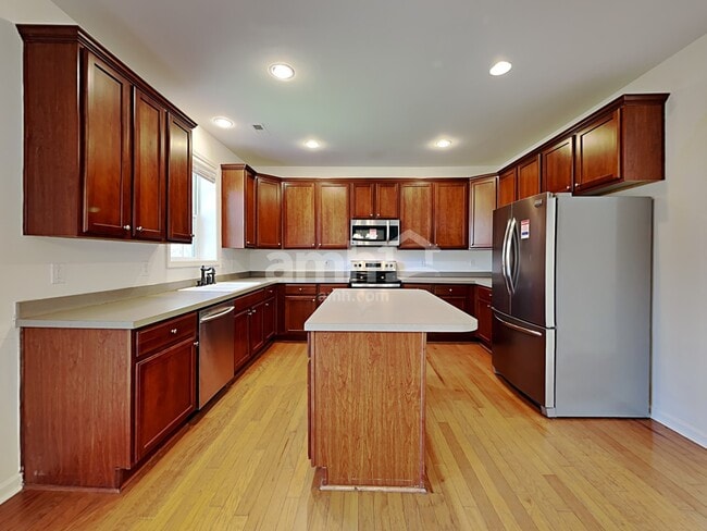 8 Red Jonathan Ct, Simpsonville, SC 29681 - photo 3