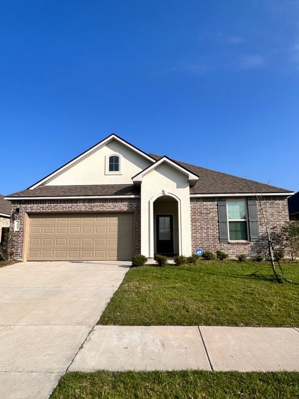 1860 E Lakeshore Landing Dr, Slidell, LA 70461