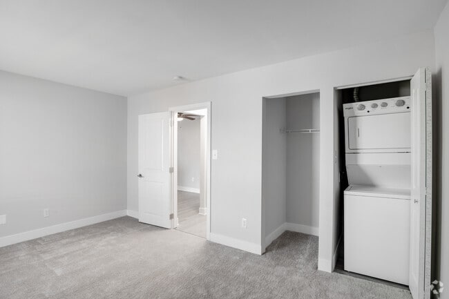 1BR, 1BA - 700SF - Bedroom