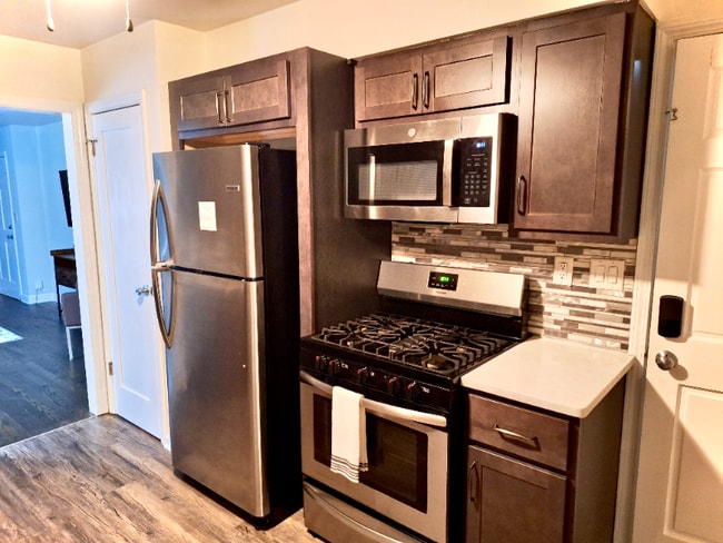 545 Elm Grove Rd, Elm Grove, WI 53122 - photo 4