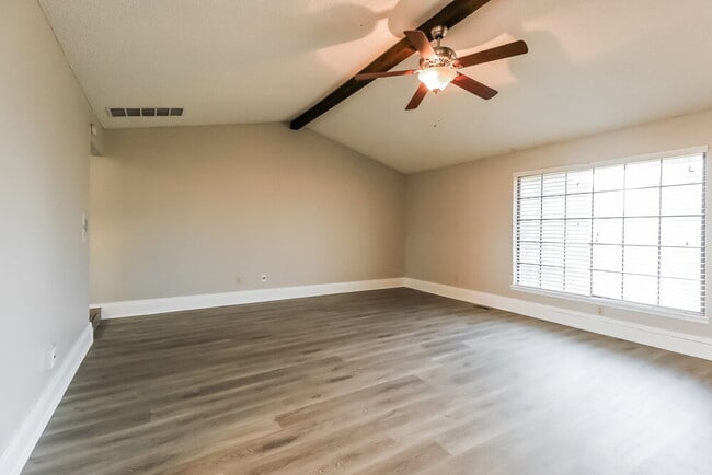 2917 Greenfield Dr, Edmond, OK 73012 - photo 3