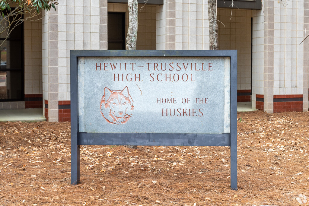 Hewitt-Trussville High School, Trussville AL Rankings & Reviews - Homes.com