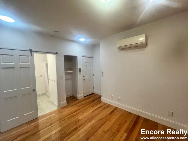 51 Joy St unit 7T, Boston, MA 02114 - photo 7