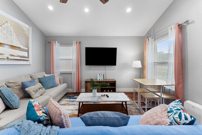 511 N Racine St unit ID1268431P, Rockport, TX 78382 - photo 5