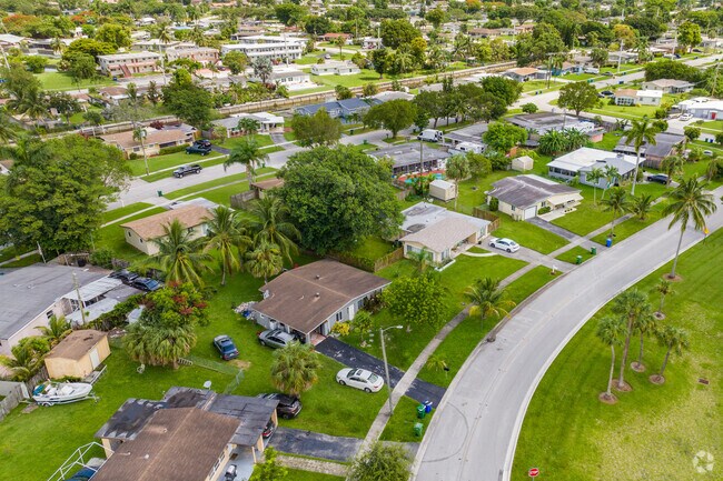 Margate Gardens is a community-oriented neighborhood where residents support one another.