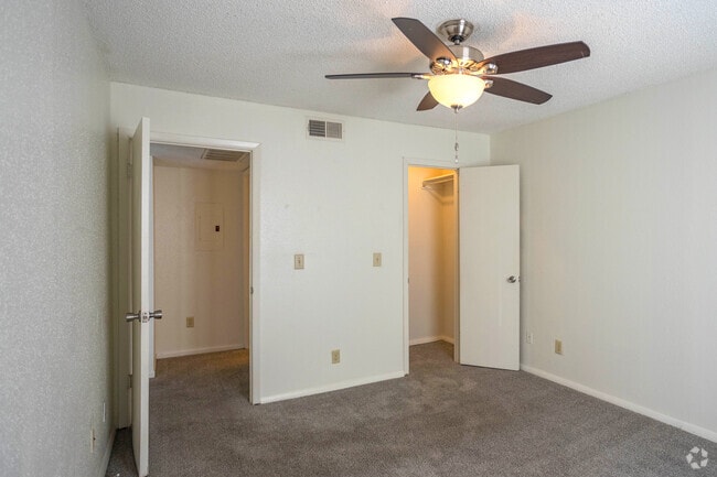 1BR, 1BA - 660SF