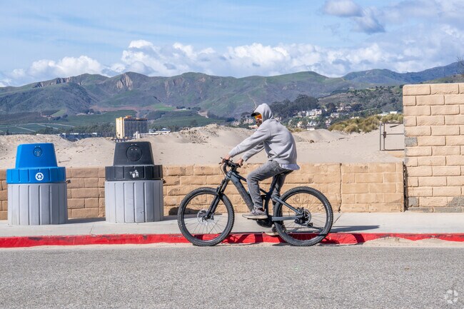 Pierpont is a very bike-friendly neighborhood in Ventura.