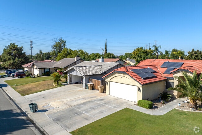 Wide sidewalks make it easy for pedestrians to walk through Calloway Country.