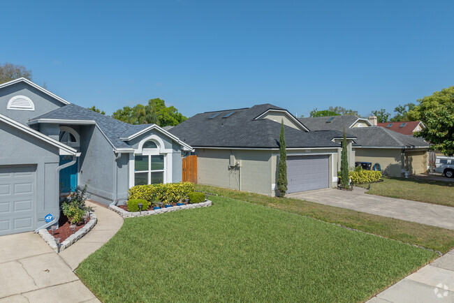 Azalea Park is made up of mostly contemporary homes built in the last 30 years.