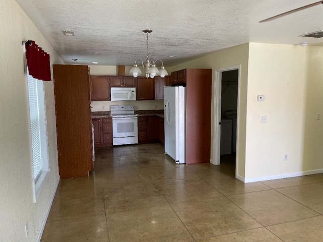 1108 Red Roof Dr, Huntingburg, IN 47542 - photo 2