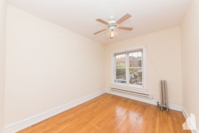 957 W Cornelia Ave unit 957-1B,, Chicago, IL 60657 - photo 2