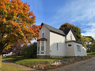 1115 Emmet St, Petoskey, MI 49770