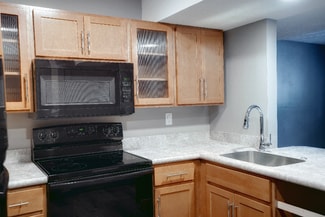 1012 Johnstown Ave, Salina, KS 67401