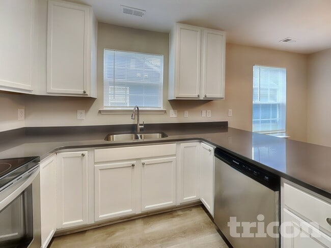 5820 Bryanstone Place, Raleigh, NC 27610 - photo 7