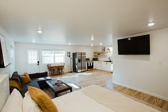 1908 Morrow Ave unit ID1352450P, Waco, TX 76707 - photo 5