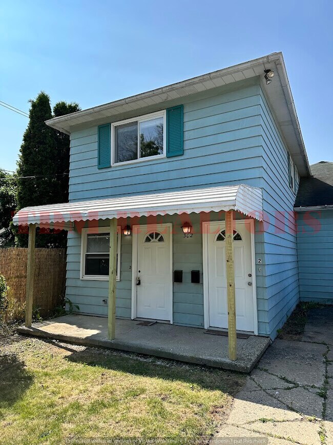 302 E Clinton St unit 302 E Clinton, Durand, MI 48429 - photo 2