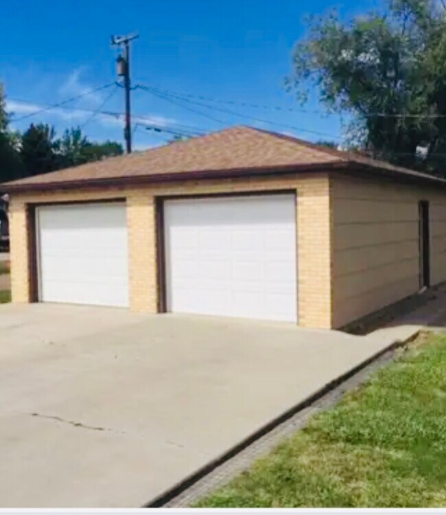 707 12th St W unit B, Havre, MT 59501 - photo 3