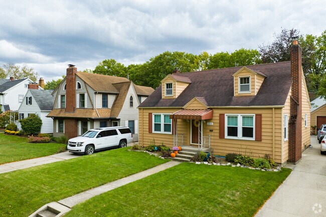 Foster Park offers cute two bedroom bungalows and small starter homes.