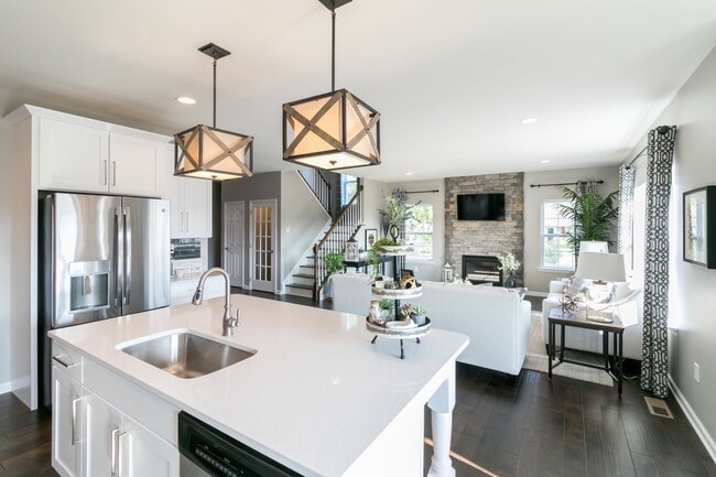 4779 Farrcroft Dr unit 36107825, Easton, PA 18040 - photo 6