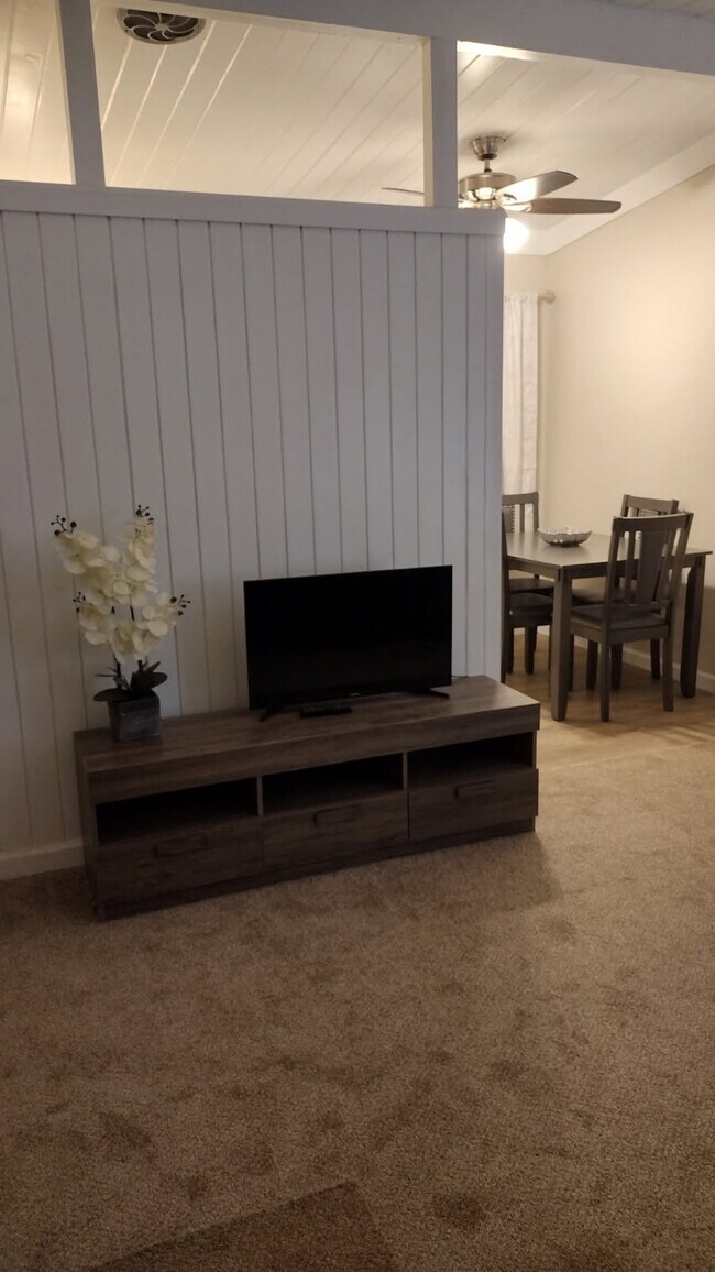 533 E Avenue q12 unit B, Palmdale, CA 93550 - photo 6