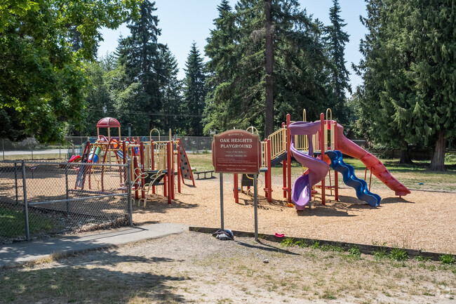 Oak Heights Elementary School features a large playground for students to enjoy.