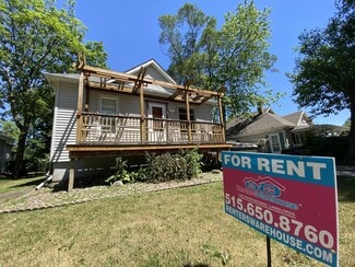 409 2nd St, West Des Moines, IA 50265