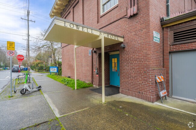 Lowell Elementary School