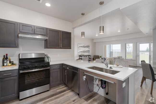 3BR, 2BA - 1341SF - Kitchen