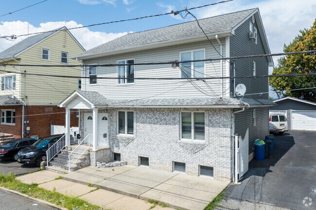 Two-family homes are common in Old Great Falls.