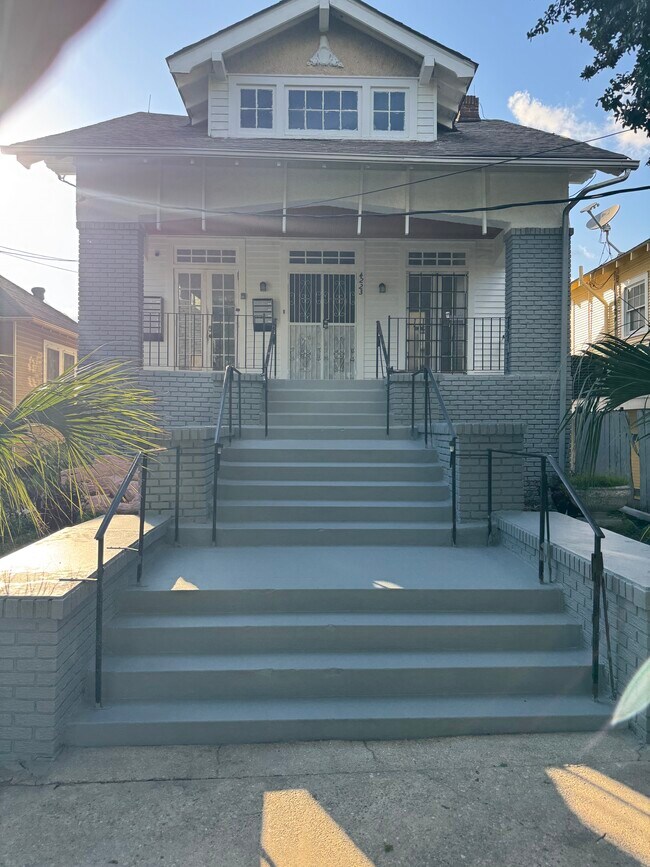4223 S Carrollton Ave, New Orleans, LA 70119